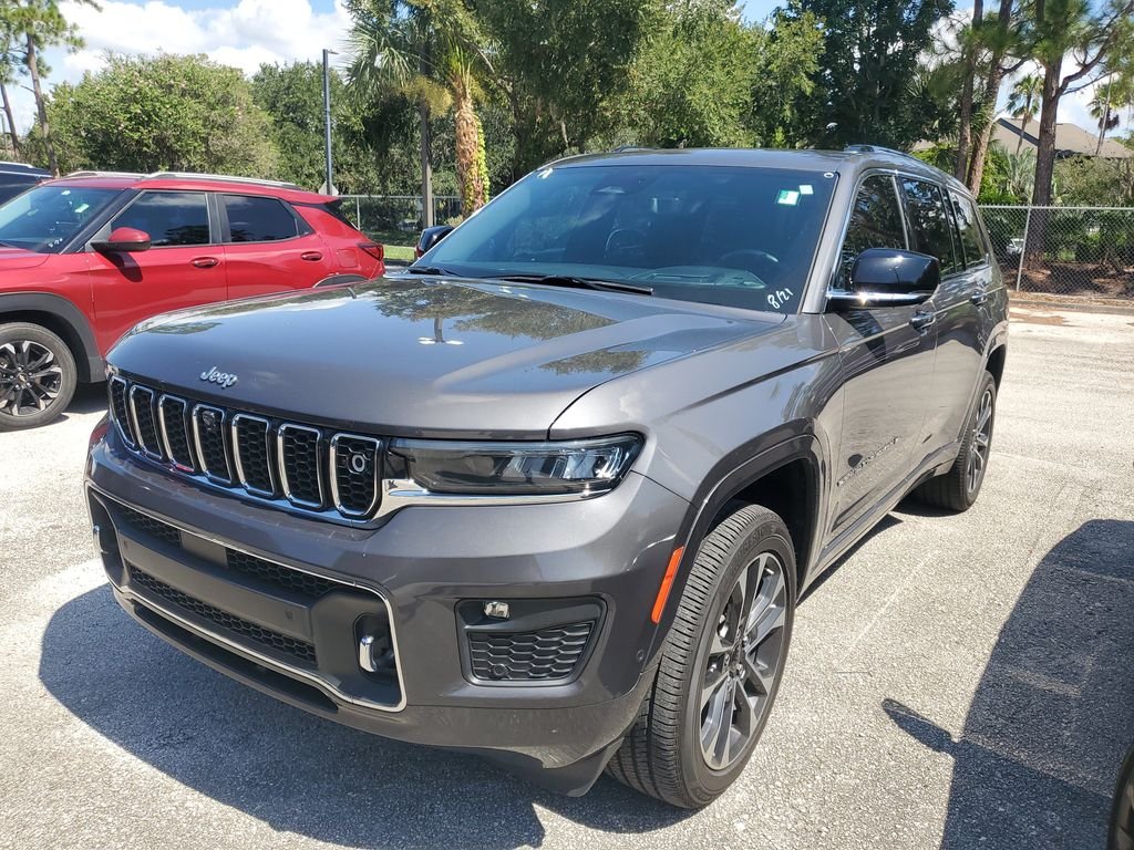 Used 2021 Gray Jeep Overland image 3