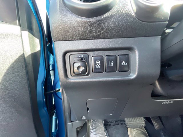 Used 2024 Sapphire Blue Metallic Mitsubishi Black Edition image 17
