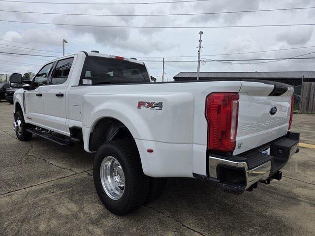 New 2026 Oxford White Ford F-350® XLT image 3