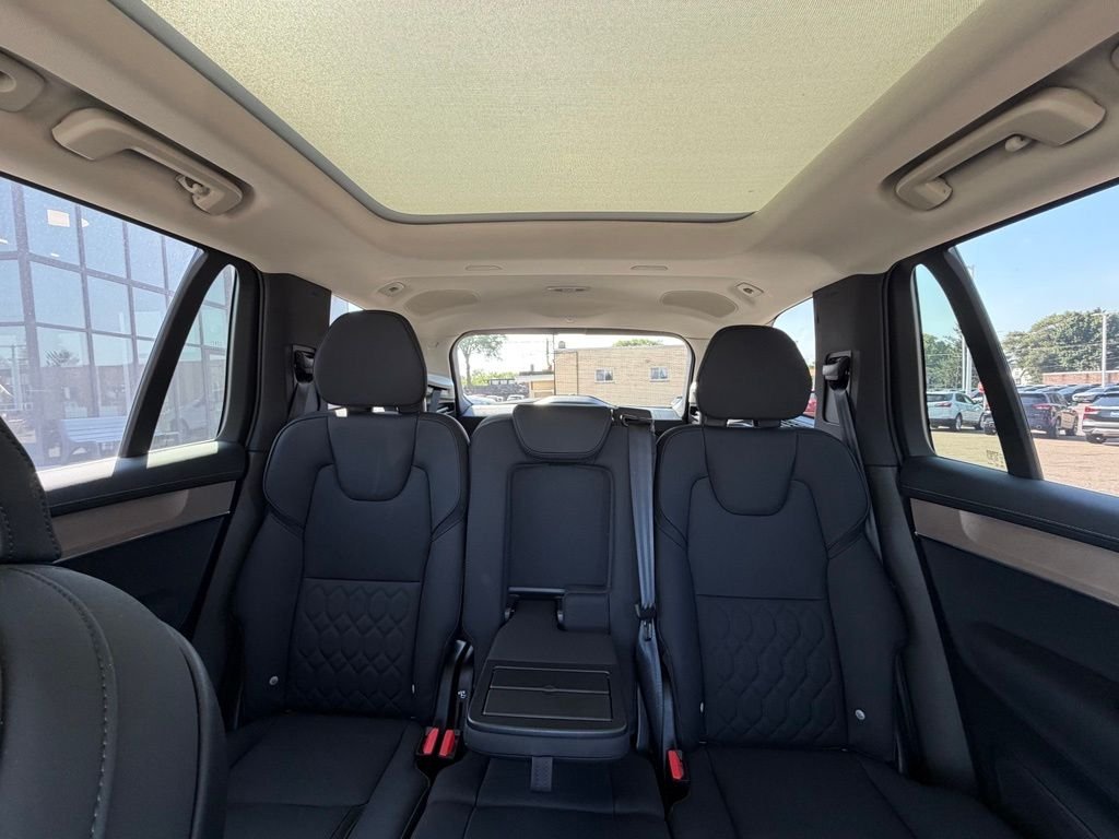 2026 Volvo XC90 Plus - Photo 12