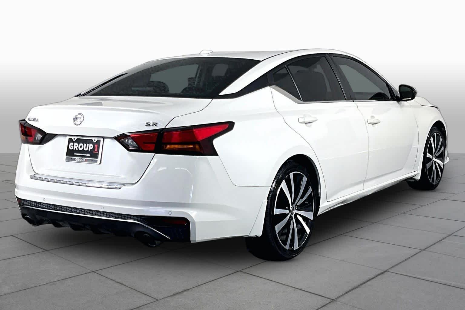 Used 2020 Pearl White Tricoat Nissan 2.5 SR image 12