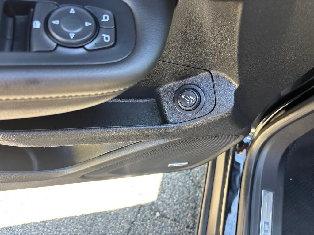 Used 2023 Black GMC Denali image 11