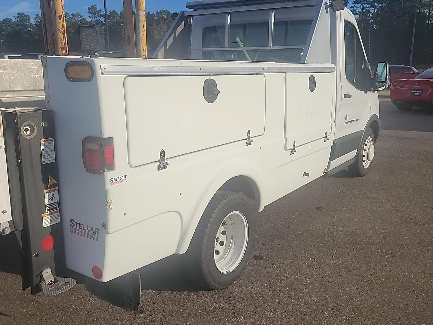 Used 2016 Oxford White Ford T-350 138" 9950 GVWR DRW image 16