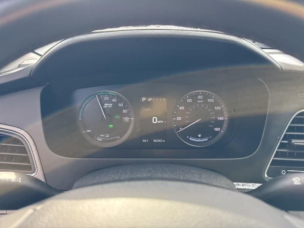 Used 2016 Black Hyundai Base image 20