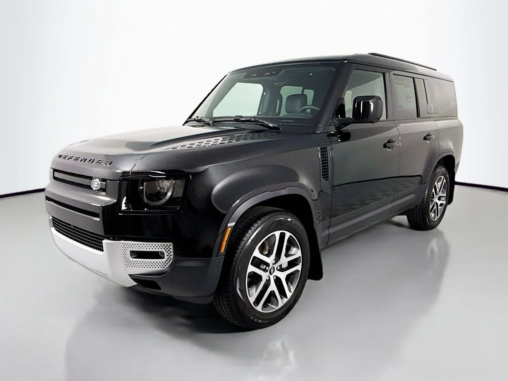 2025 Land Rover Defender 130 S P400's photo