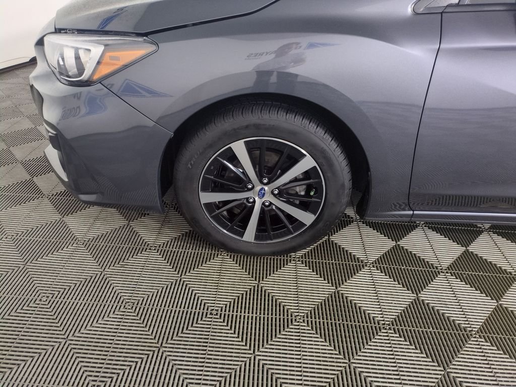 Used 2019 Gray Metallic Subaru 2.0i Premium image 25