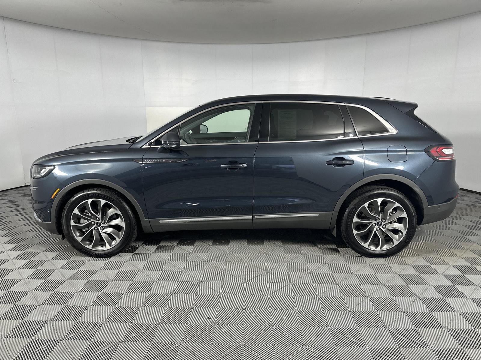 Used 2022 Flight Blue Lincoln Reserve image 5