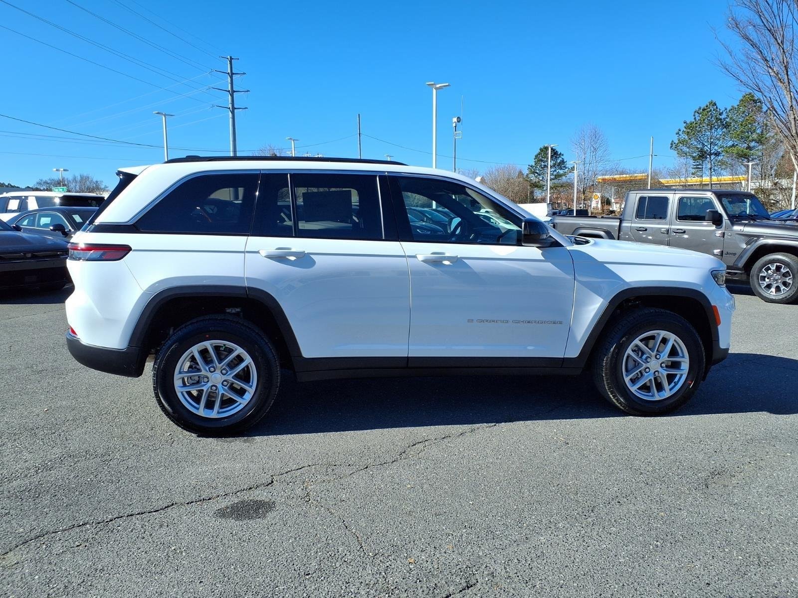 New 2026 Bright White Clearcoat Jeep Laredo X image 11