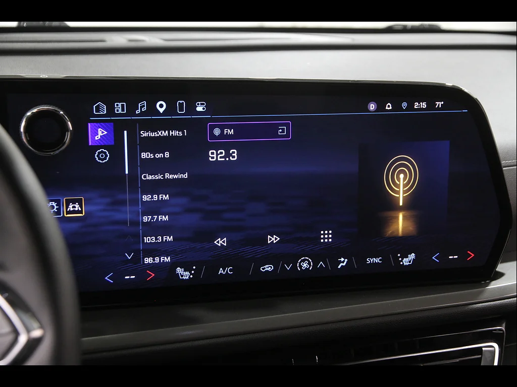 2024 Chevrolet Traverse 2LT - Photo 13