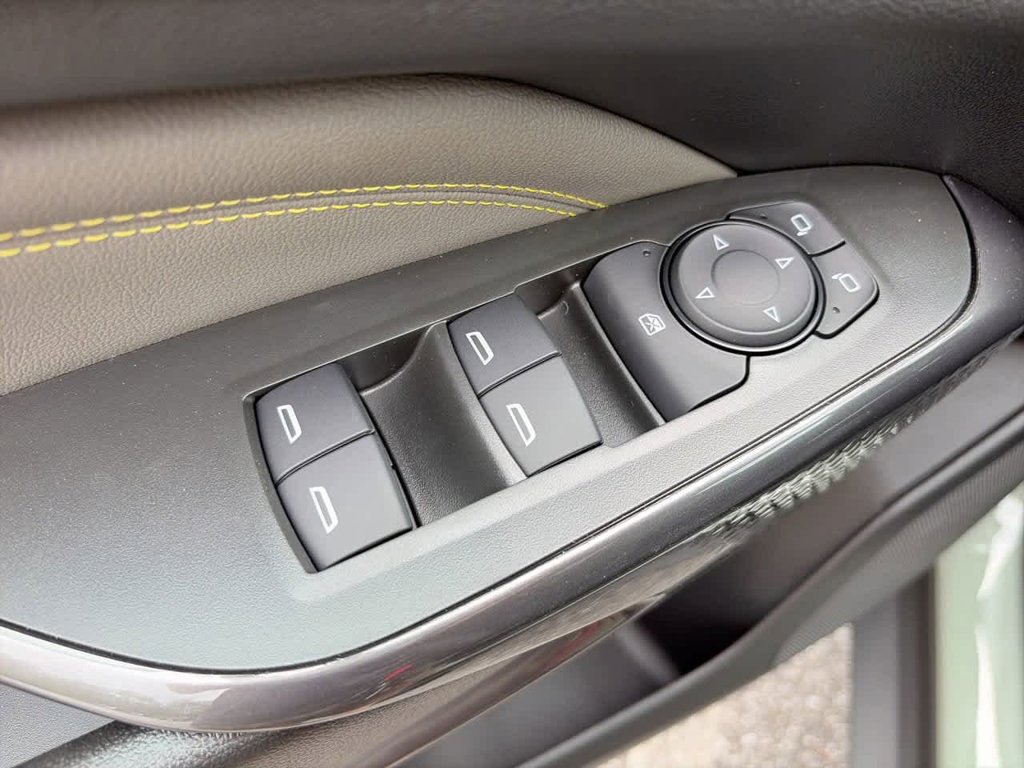 Used 2026 Cacti Green Chevrolet ACTIV image 15