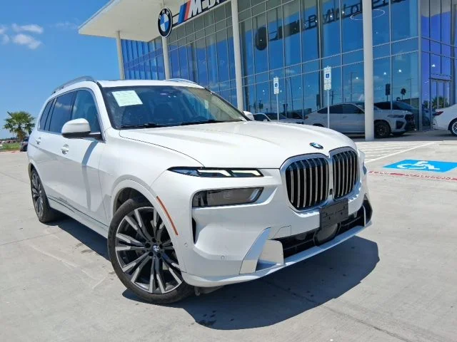 Used 2023 White BMW xDrive40i image 1
