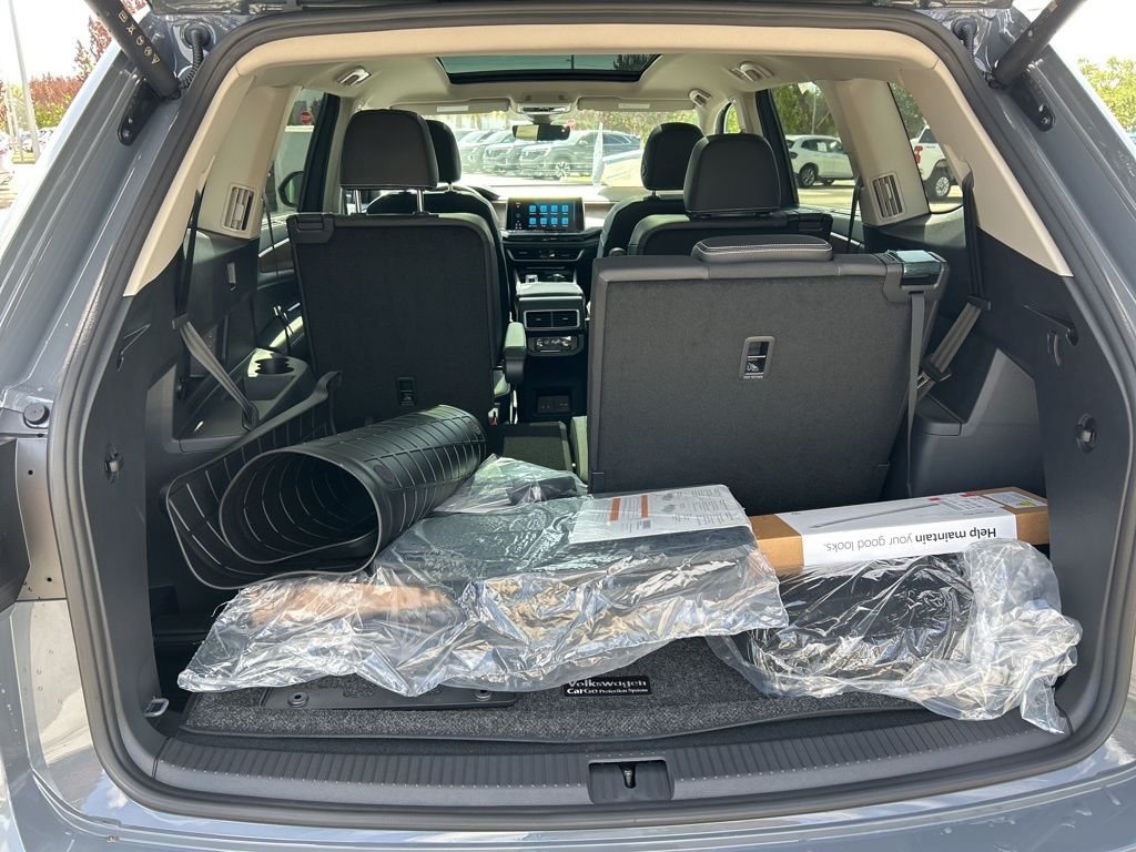 New 2026 Gray Volkswagen 2.0T SE w/Technology image 54