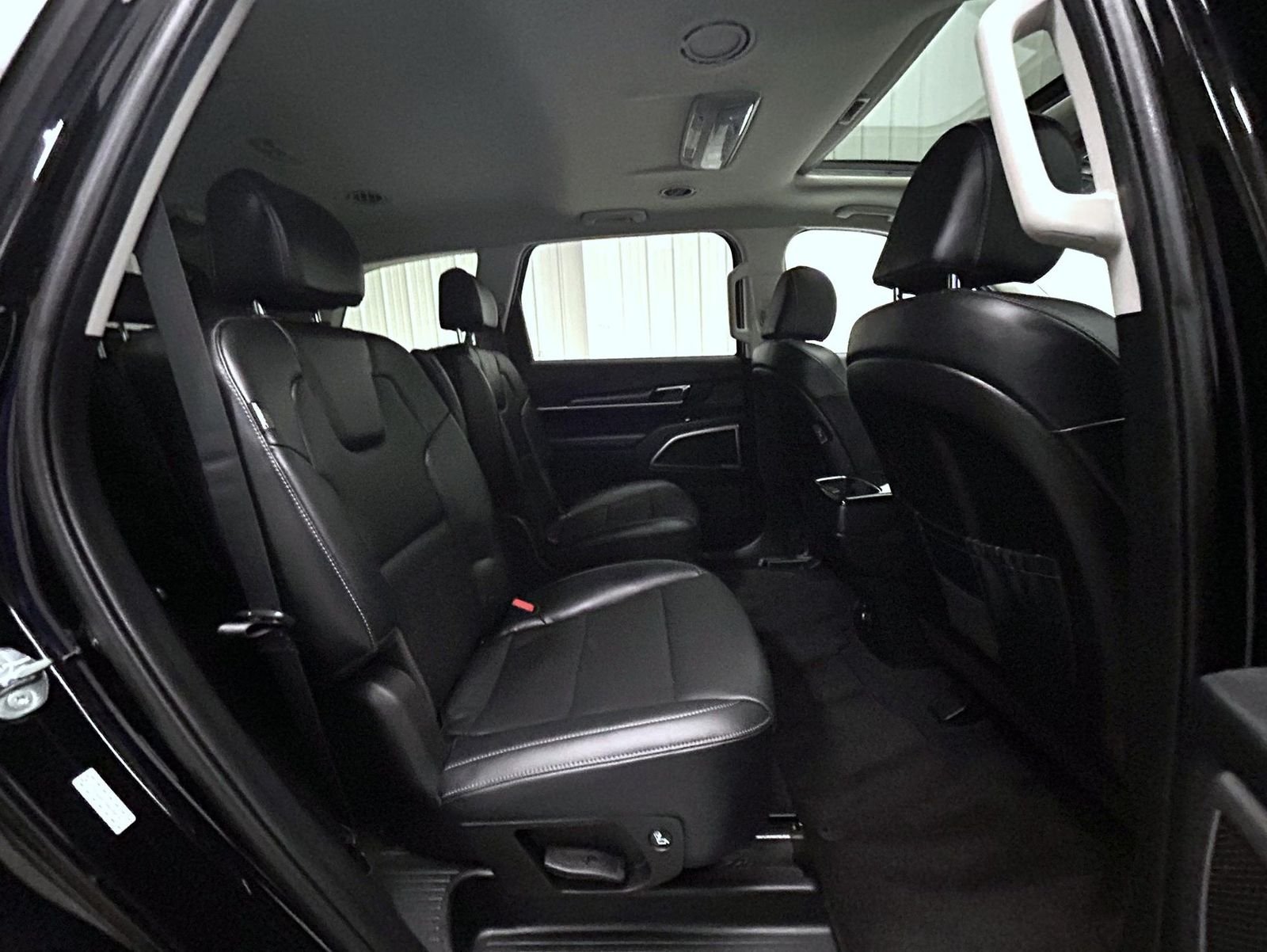 Used 2024 Black Kia S image 18