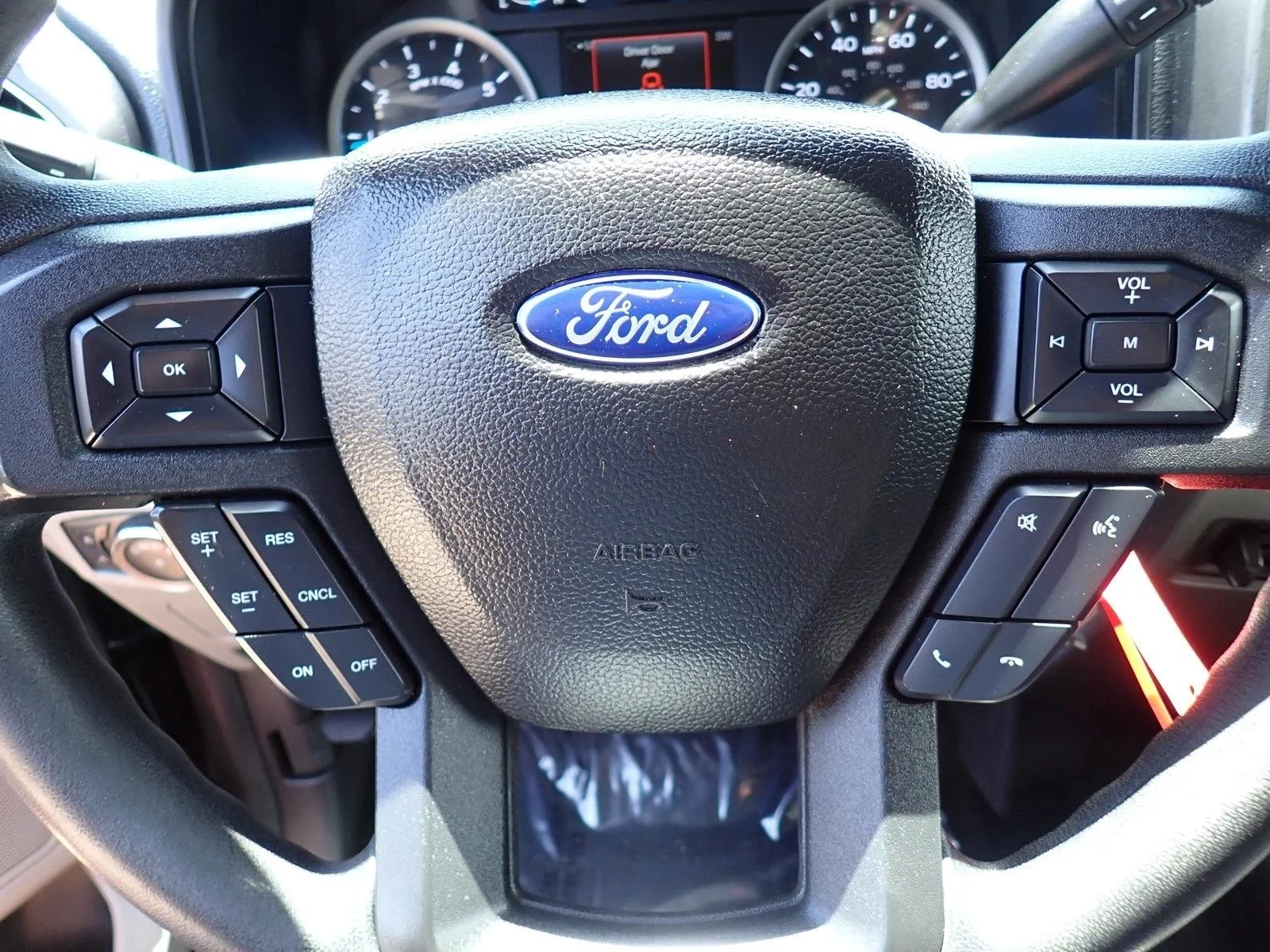 Used 2017 Magnetic Metallic Ford XLT image 16