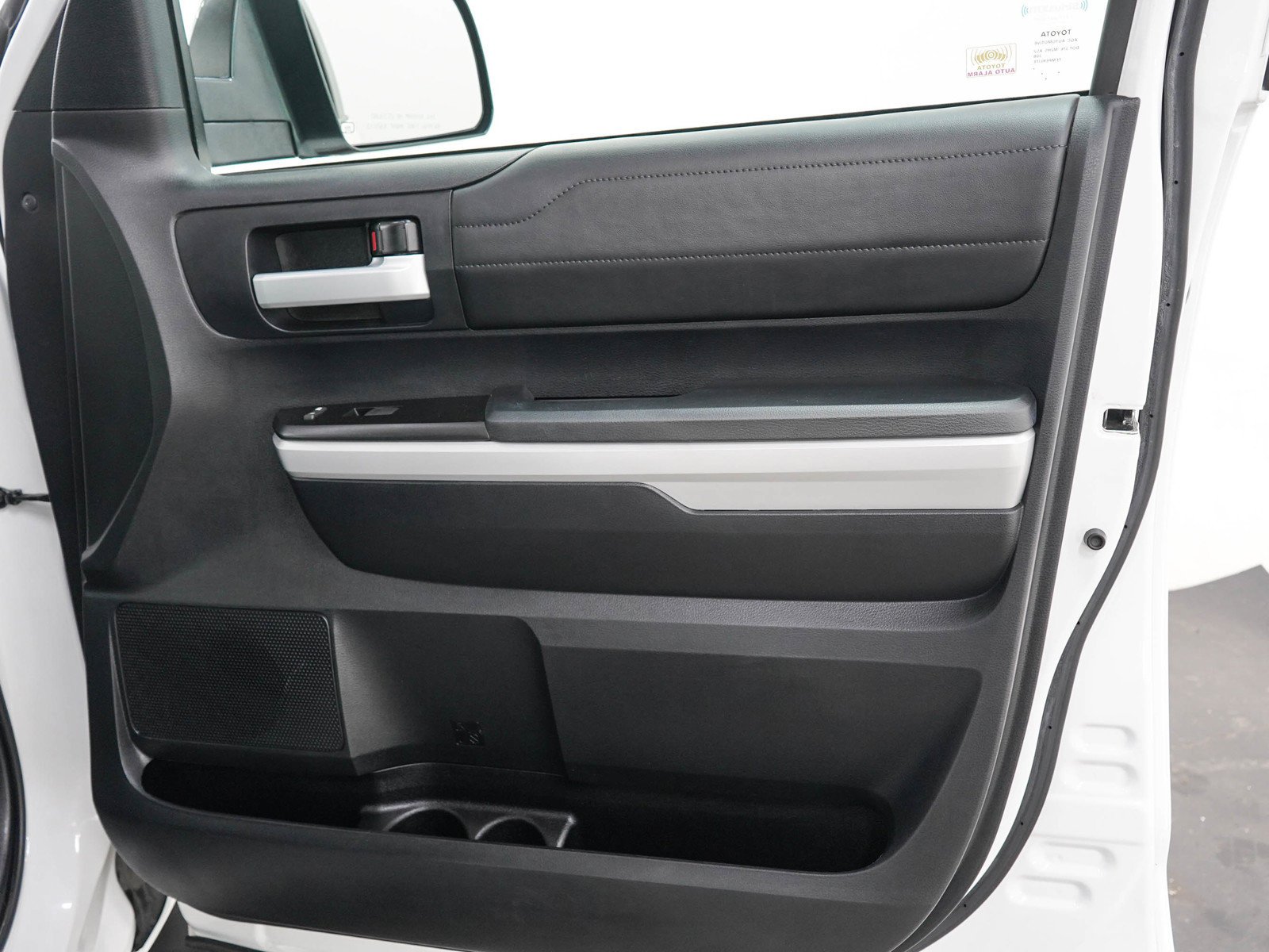 Used 2018 Super White Toyota Limited image 13