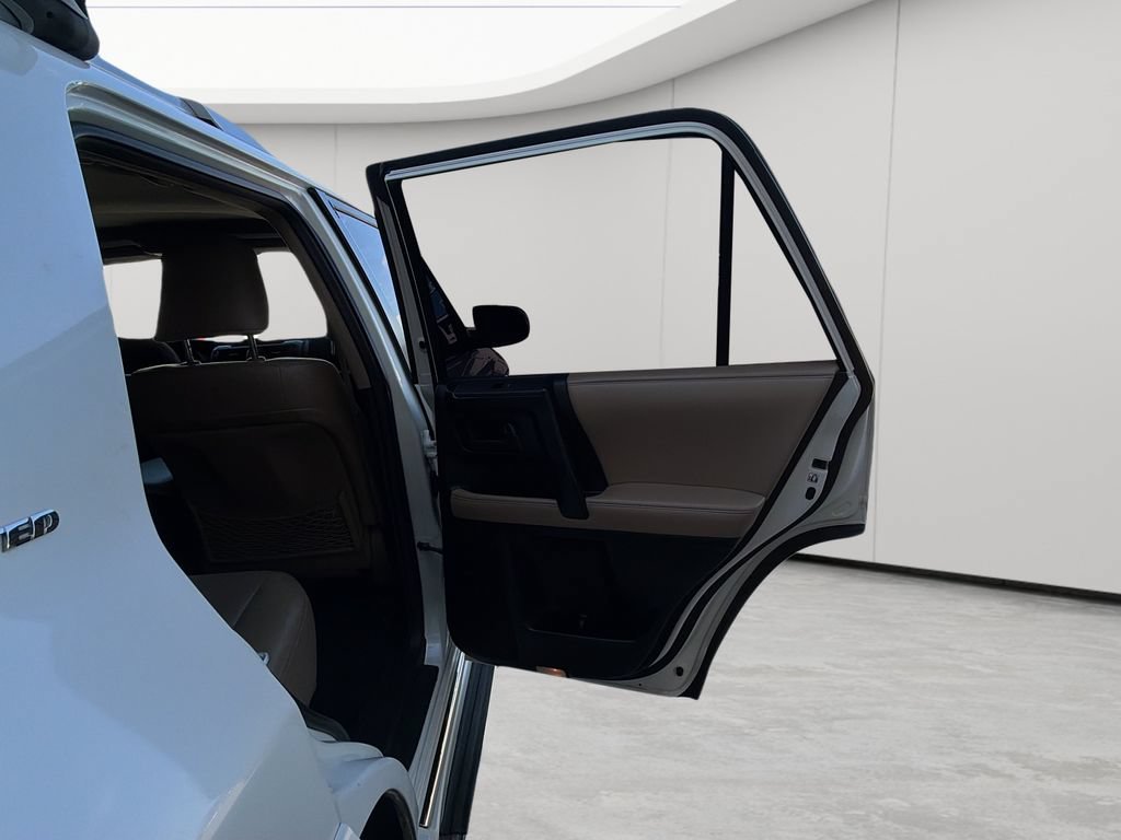 Used 2014  Toyota Limited image 45