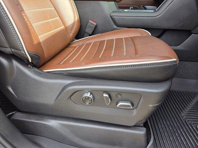 Used 2025 Sterling Metallic GMC Denali Ultimate image 33