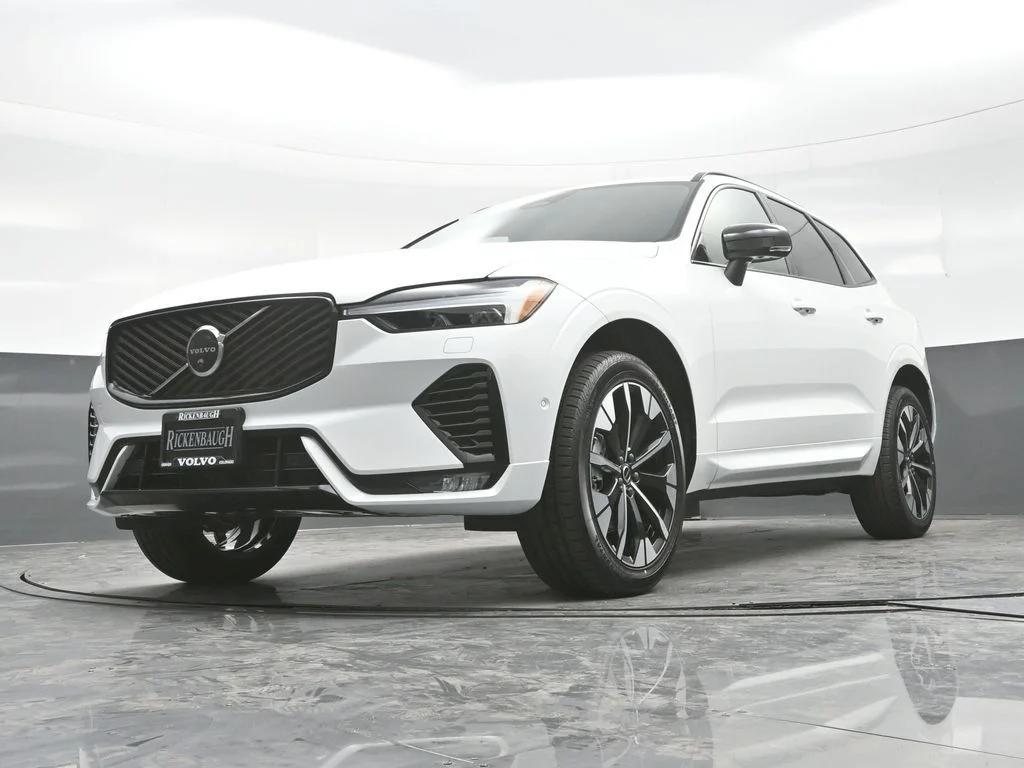 Used 2026 Crystal White Volvo Plus image 24