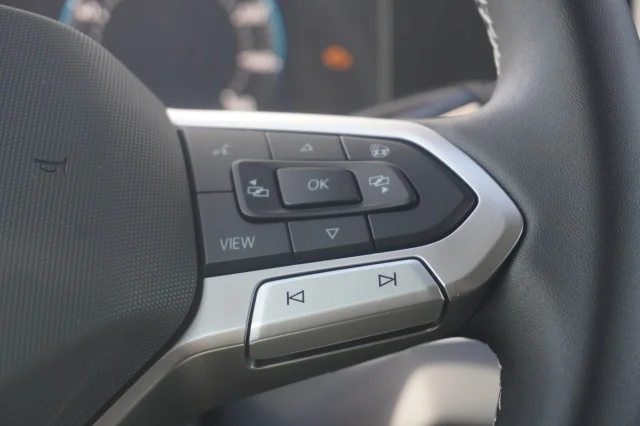 New 2027 Sandstone Volkswagen SE w/Technology image 28