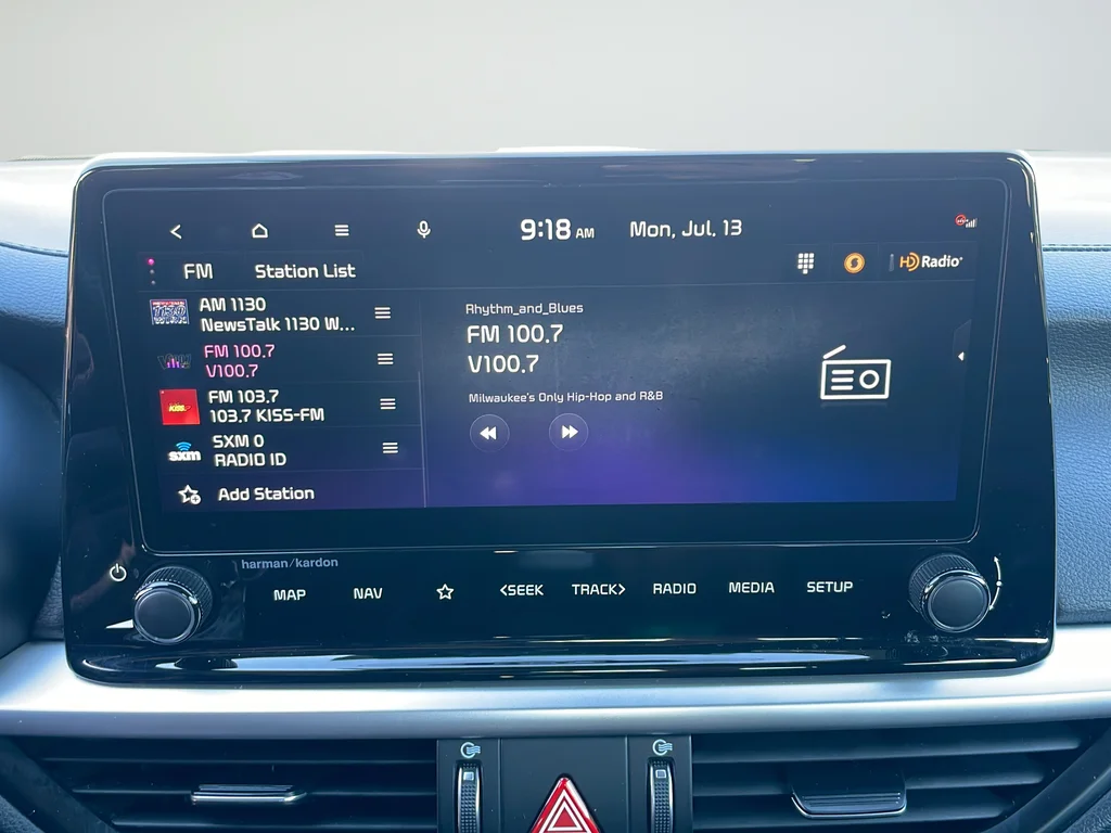 Used 2023 White Kia GT image 15