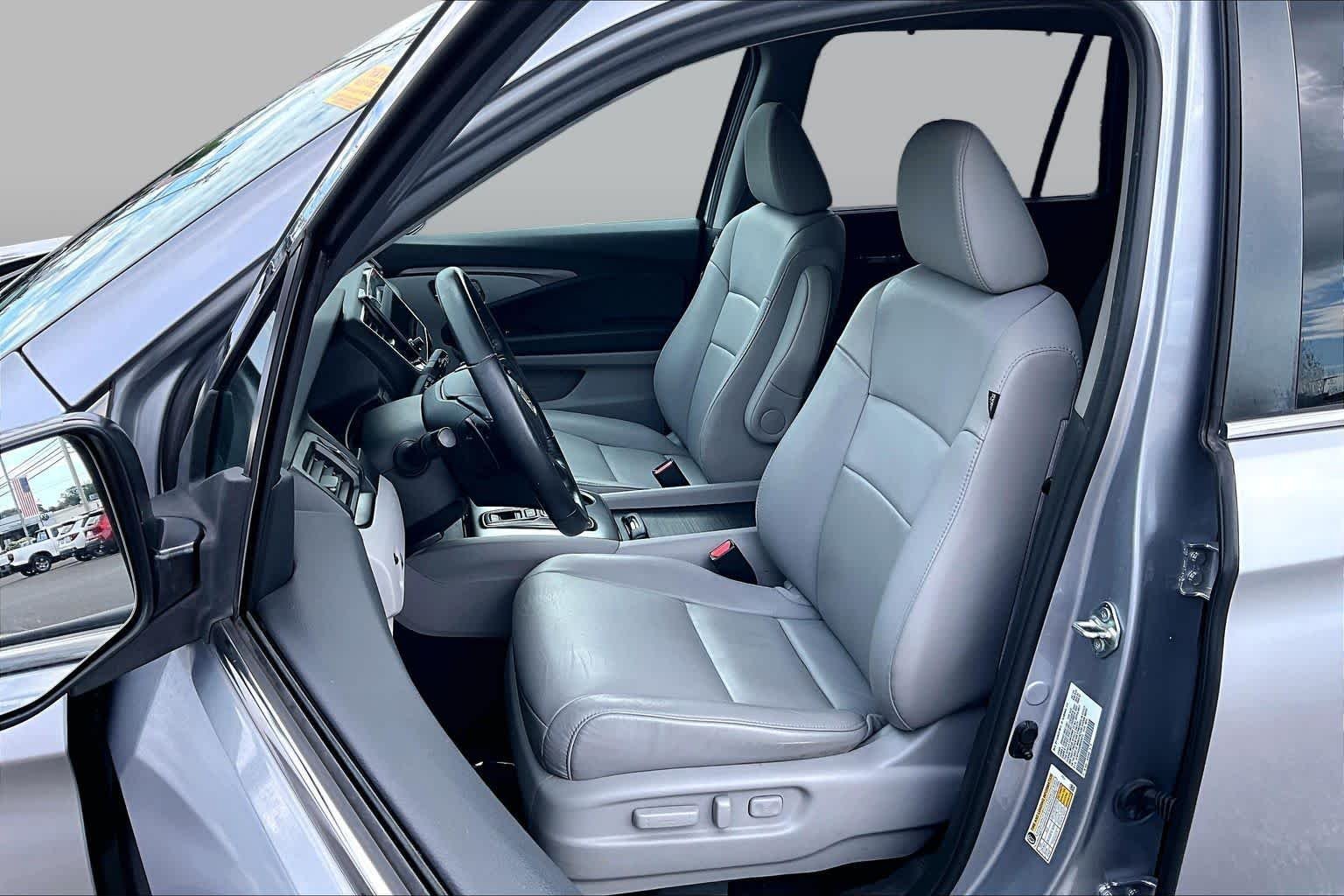 Used 2021 Lunar Silver Metallic Honda EX-L image 8