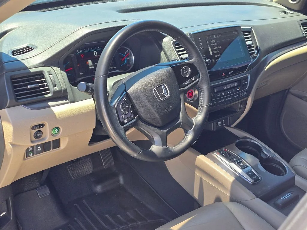 Used 2021 White Honda EX-L image 15