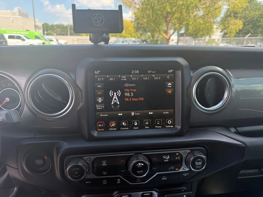 Used 2023 Black Jeep Sahara image 22