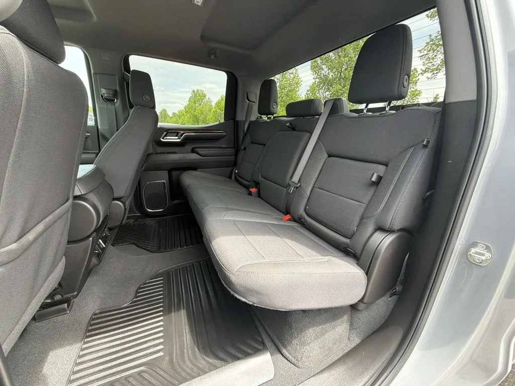 Used 2024 Gray GMC Elevation image 23