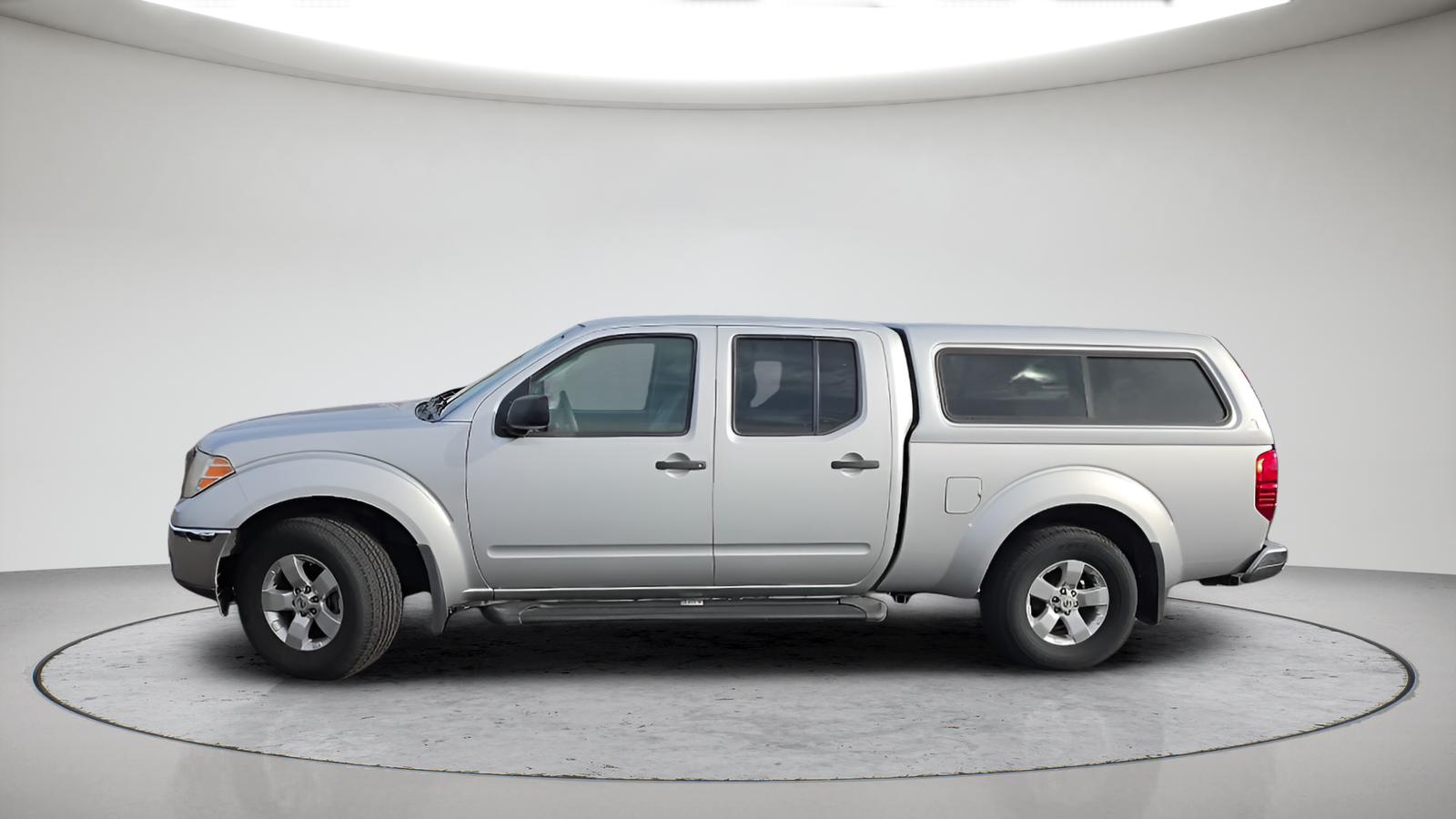 Used 2010 Radiant Silver Nissan SE image 11