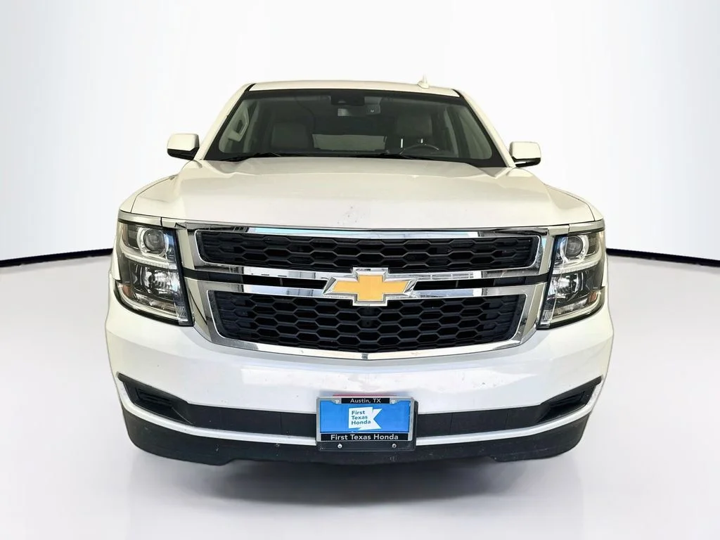 Used 2018 Iridescent Pearl Tricoat Chevrolet LT image 2