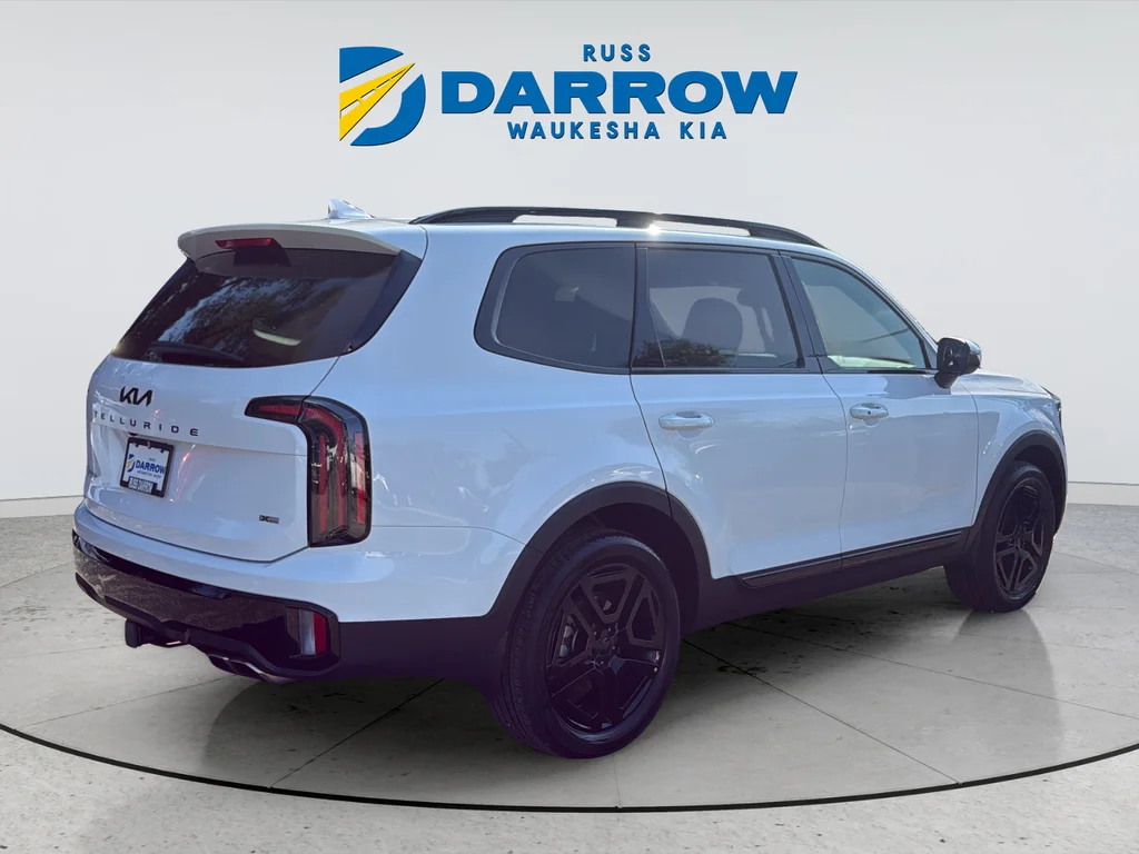 Used 2025 White Kia EX X-Line image 5