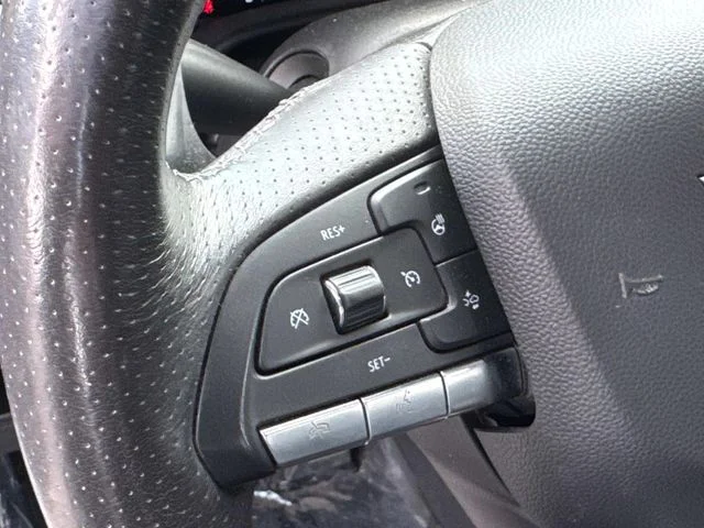 Used 2023 White Cadillac Sport image 31