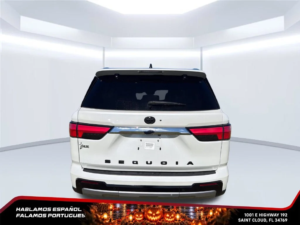 Used 2024 Off-white Toyota Limited image 4