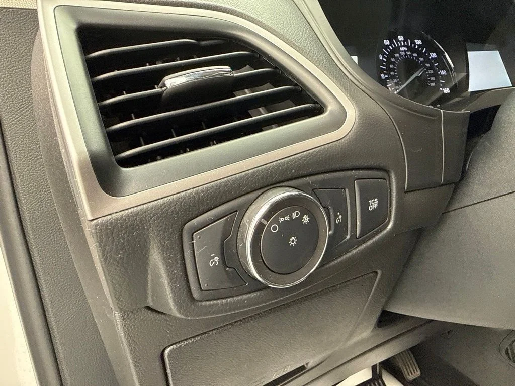 Used 2022 White Ford SEL image 21