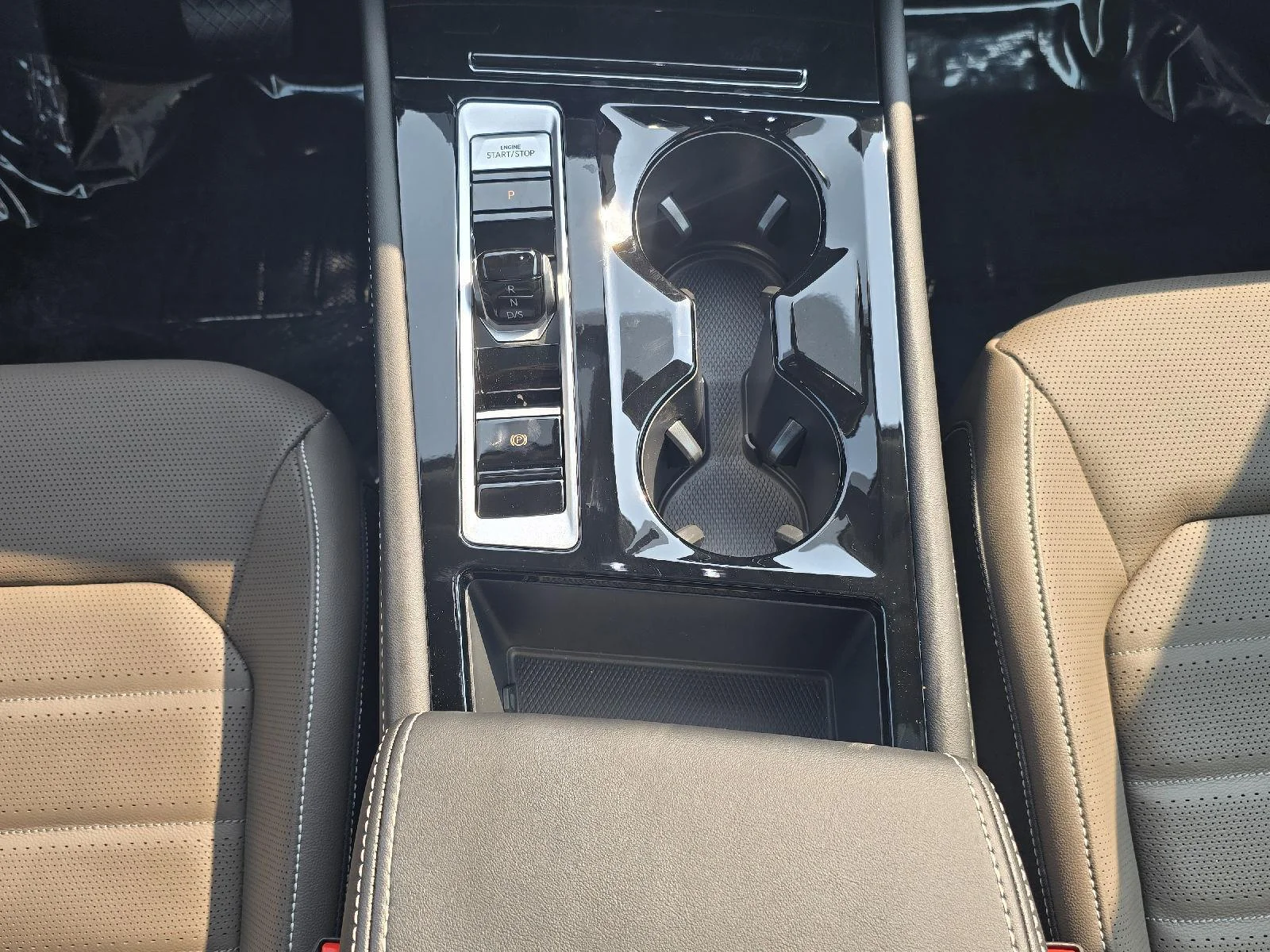 New 2026 Deep Black Pearl Volkswagen 2.0T SEL image 12