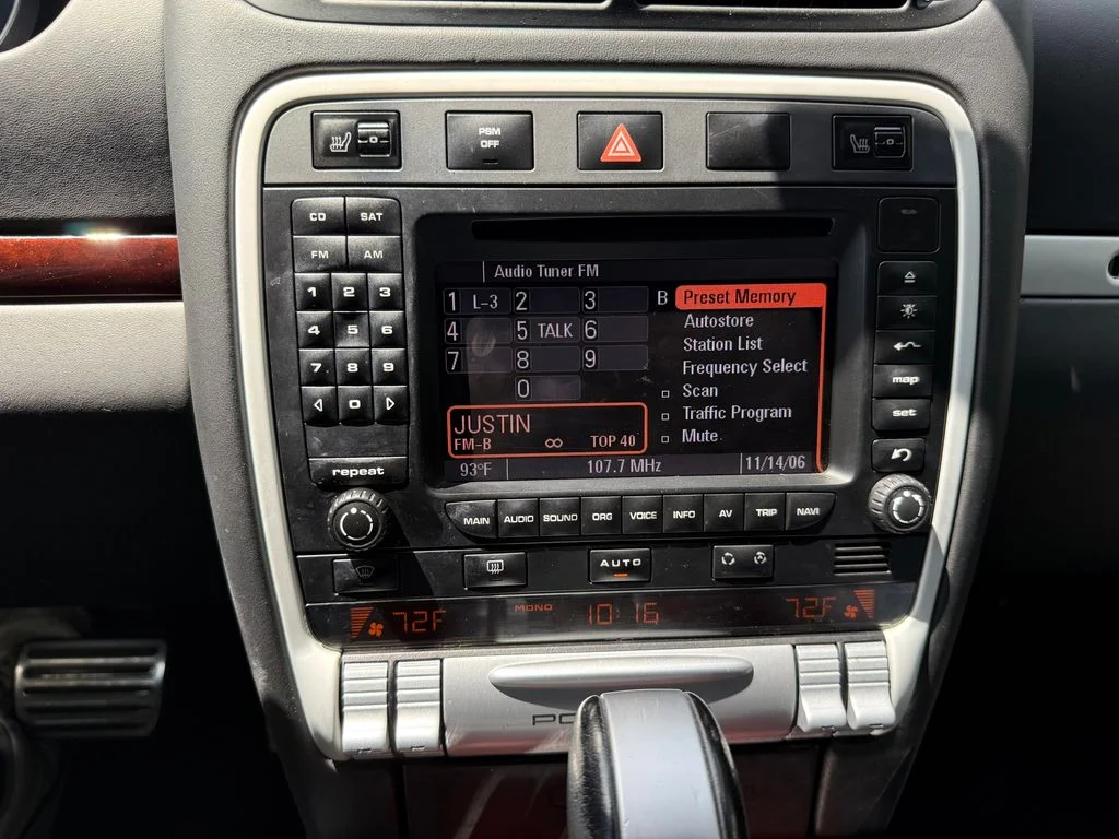 Used 2005  Porsche Turbo image 17