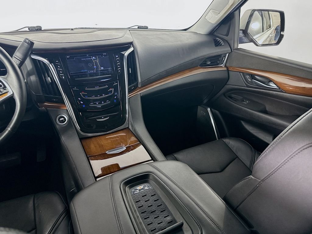 Used 2017 Radiant Silver Metallic Cadillac Luxury image 25