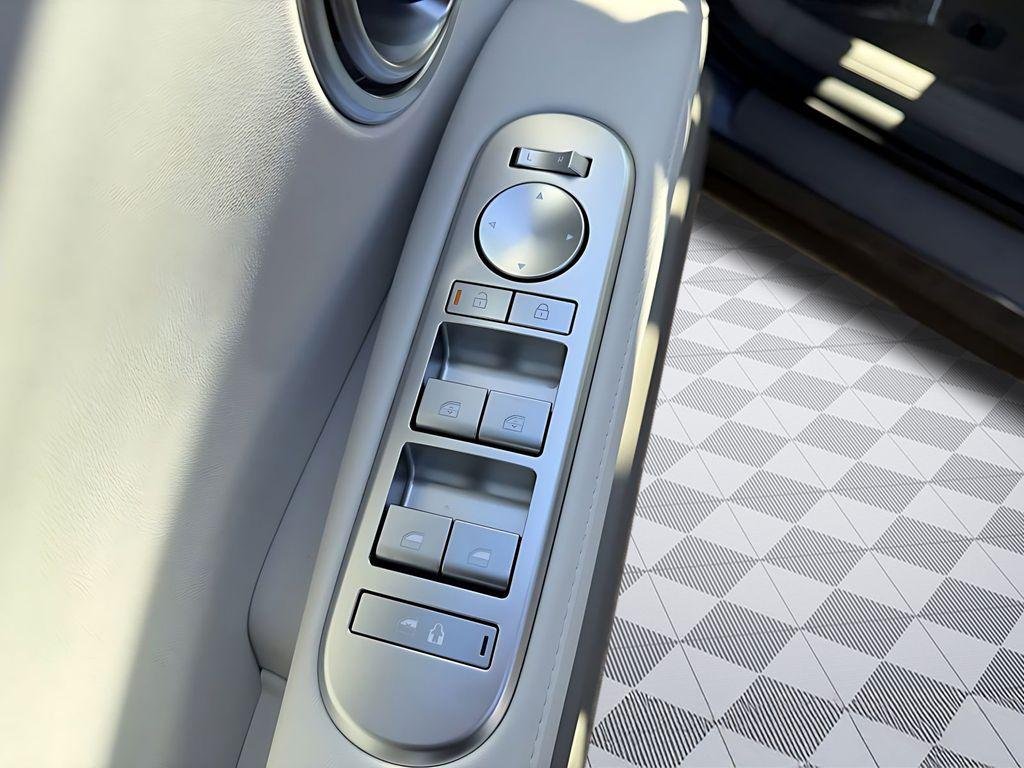New 2026 Gray Hyundai SEL 7P image 12