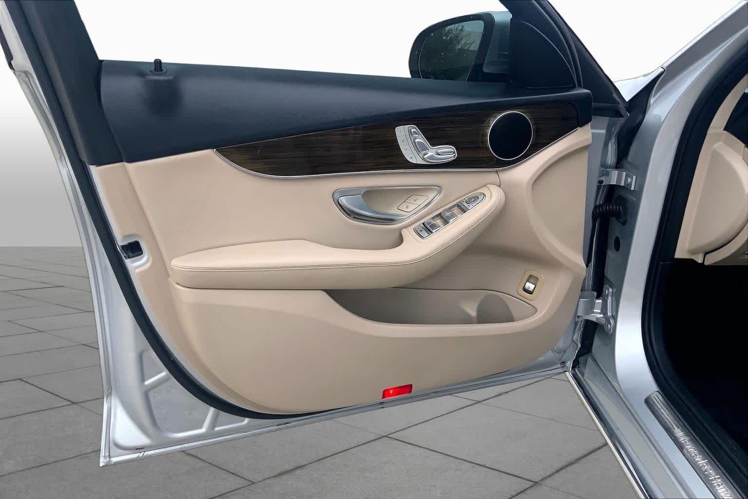 Used 2018 Iridium Silver Metallic Mercedes-Benz C 300 image 21