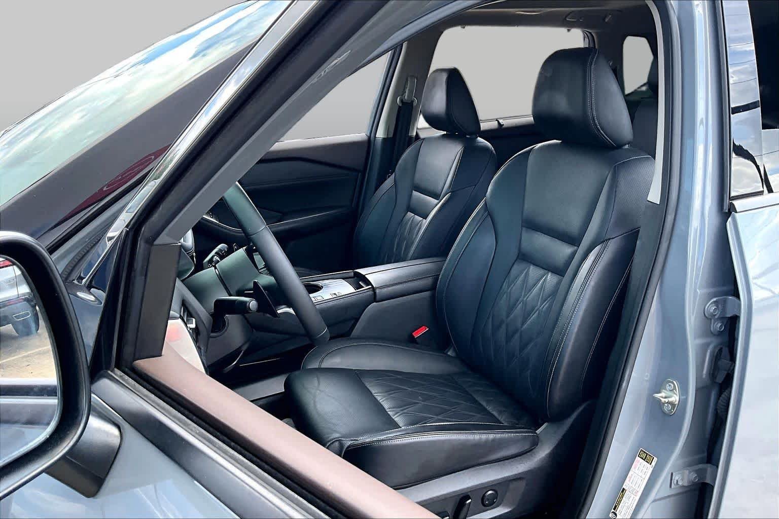 Used 2023 Boulder Gray Pearl Nissan Platinum image 8