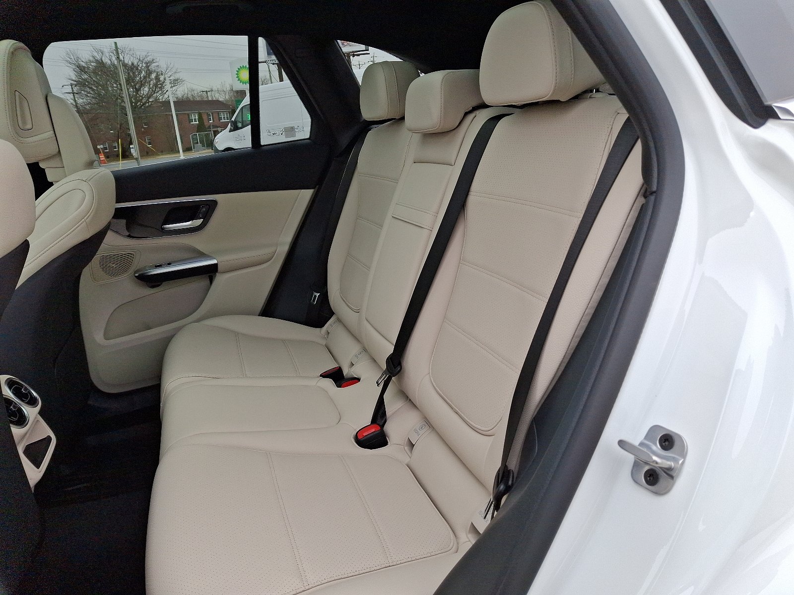 2025 Mercedes-Benz GLC Base - Photo 6