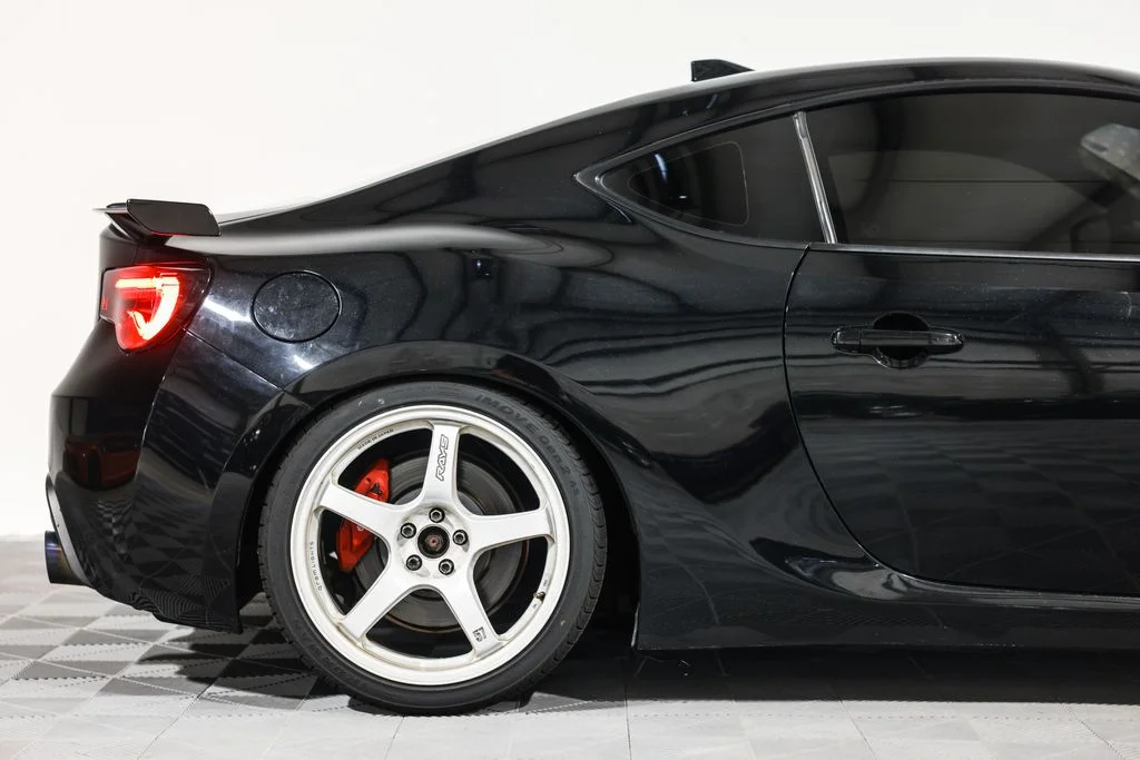 Used 2018 Black Subaru Limited image 3