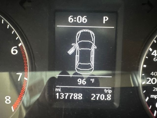 Used 2014 White Volkswagen 2.5 SE image 14
