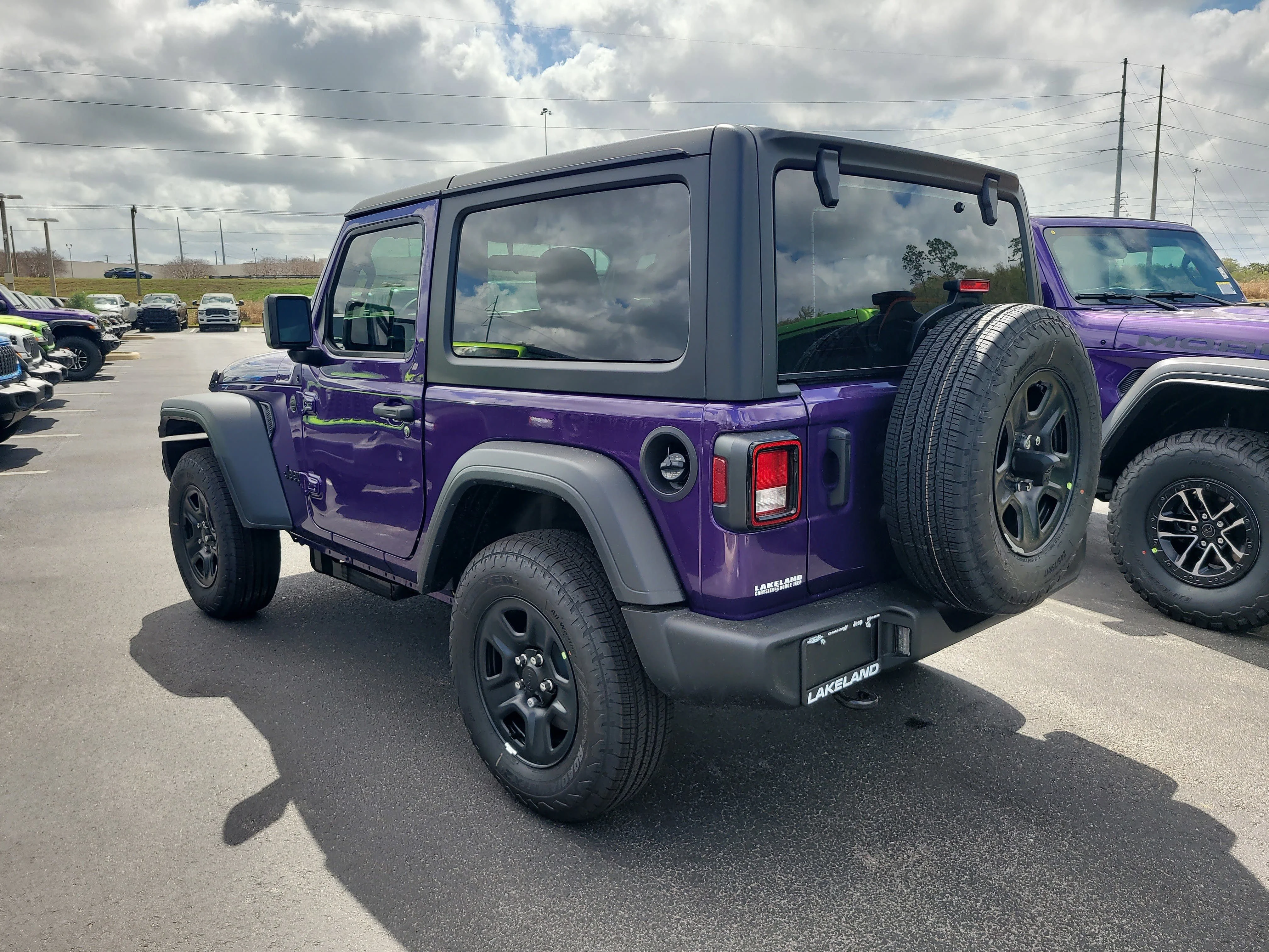 New 2026 Reign Jeep Sport image 8