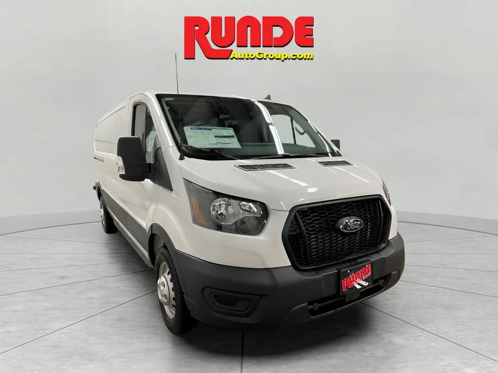 Used 2024 Oxford White Ford Base w/9,950 lb. GVWR image 7