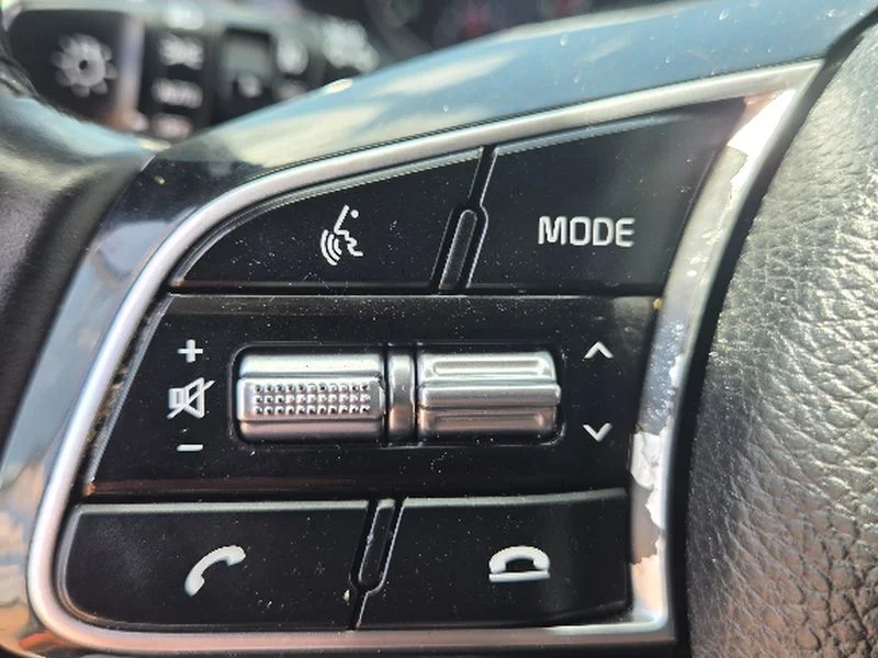 Used 2021 Snow White Pearl Kia SX image 21