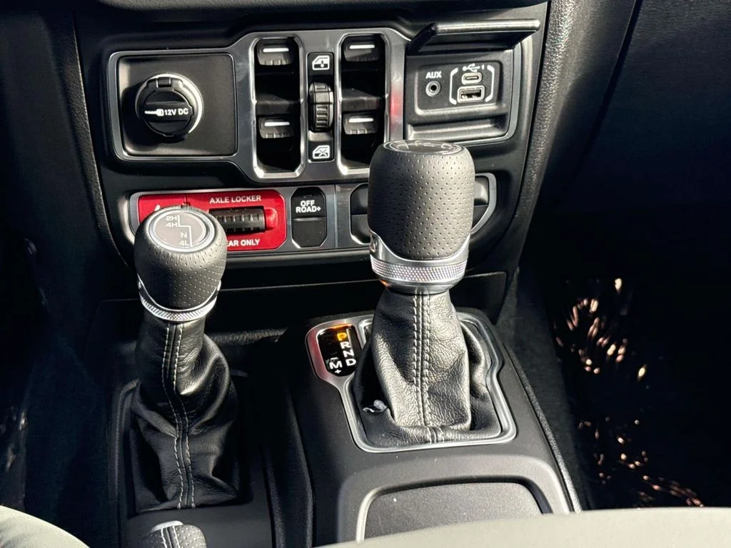 New 2026 White Jeep Mojave image 19