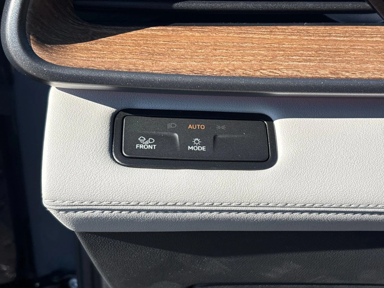 New 2027 Pure Gray Volkswagen SE w/Technology image 16