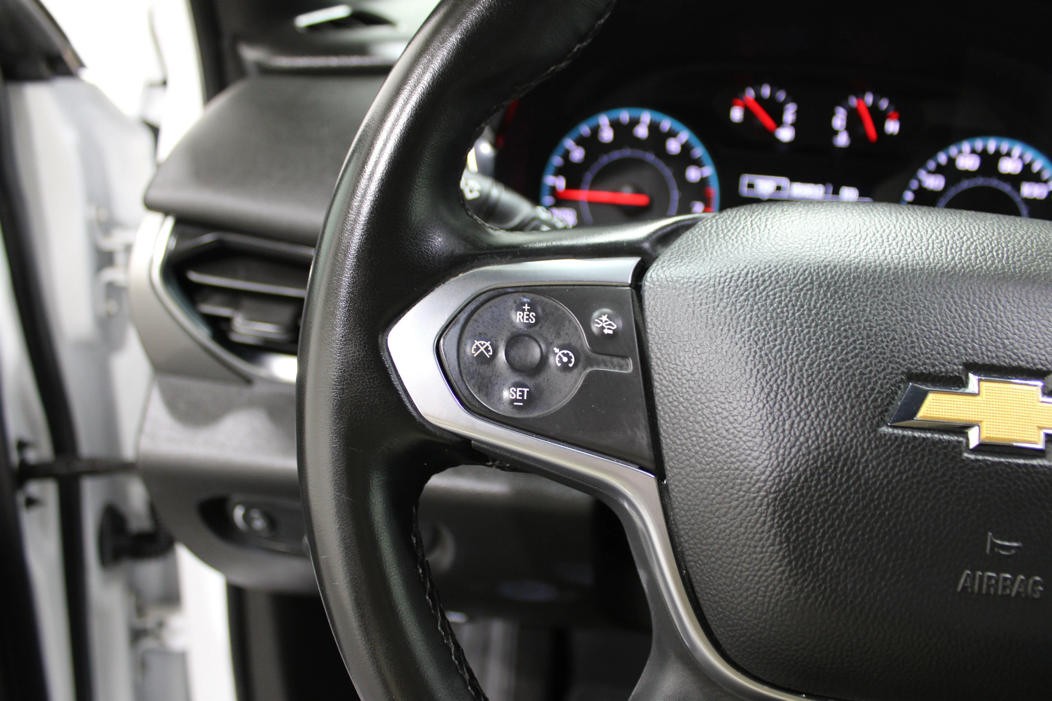 2023 Chevrolet Traverse 1LT - Photo 10