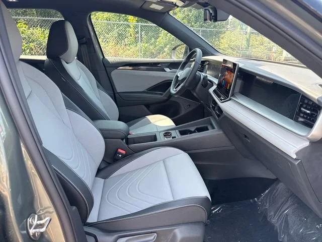 New 2026 Avocado Green w/Deep Black Roof Volkswagen SE R-Line Black image 10